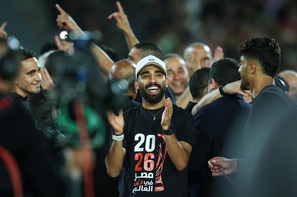 马拉万·阿提亚参加了埃及队晋级资格赛的仪式。