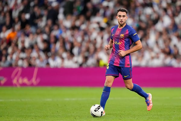 埃里克·加西亚稳住了巴塞罗那摇摇欲坠的防线。/ Jose Breton/Pics Action/NurPhoto/Getty Images