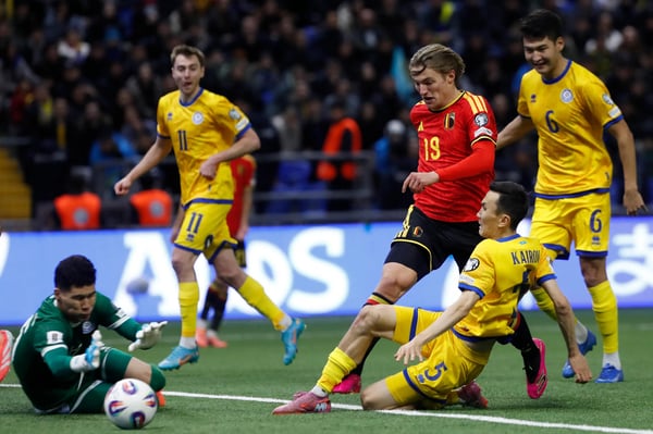 罗密欧·维尔芒代表比利时队在阿斯塔纳举行的2026年世界杯欧洲区预选赛中对阵哈萨克斯坦队。