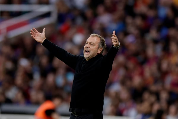 世界杯FIFA体育新闻：汉斯·弗里克希望巴塞罗那在一月份签下一名中后卫。/ David Ramirez/Soccrates/Getty Images