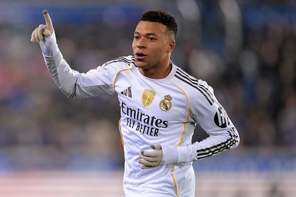 世界杯FIFA体育新闻：基利安·姆巴佩在2025年状态火热。/ Cesar Ortiz Gonzalez/Soccrates/Getty Images