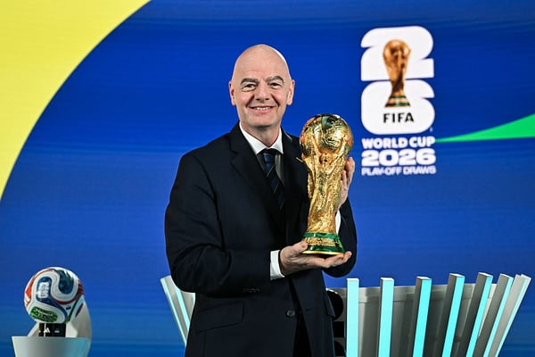 世界杯FIFA体育新闻：詹尼·因凡蒂诺就世界杯高昂的门票价格争议发表了讲话。/ FABRICE COFFRINI/AFP/Getty Images