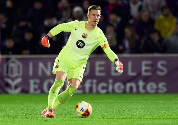 世界杯FIFA体育新闻：马克-安德烈·特尔施特根于12月中旬完成了本赛季的首秀。/ Angel Martinez/Getty Images