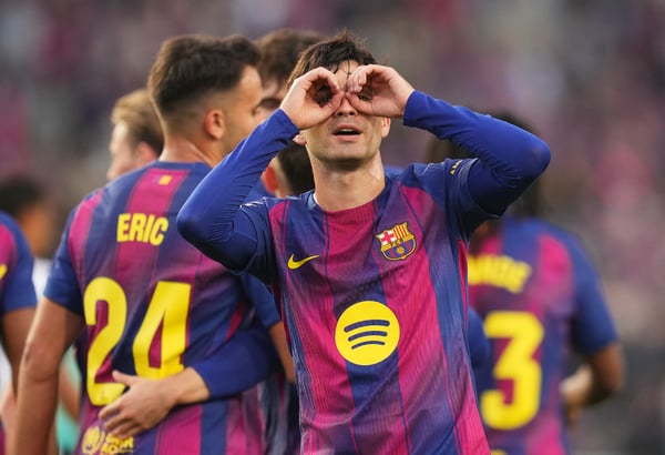 世界杯FIFA体育新闻：佩德里巩固了他作为世界最佳中场球员的地位。/ Alex Caparros/Getty Images