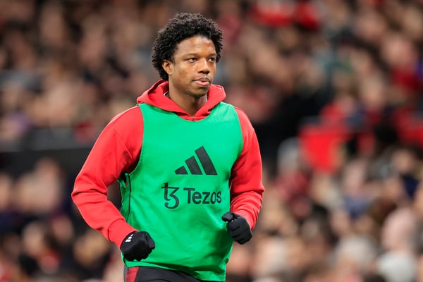 世界杯FIFA体育新闻：泰瑞尔·马拉西亚差点在夏天离开。/ IMAGO / Pro Sports Images