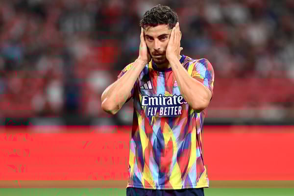 世界杯FIFA体育新闻：Kai Havertz 经历了艰难的 2025 年。/Apinya Rittipo/Getty Images