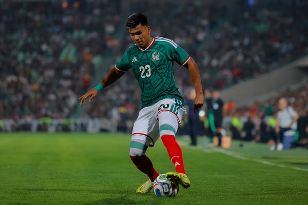 世界杯FIFA体育新闻：赫苏斯·加拉多注定会连续第三次在世界杯上首发。 /曼努埃尔瓜达拉马/盖蒂图片社