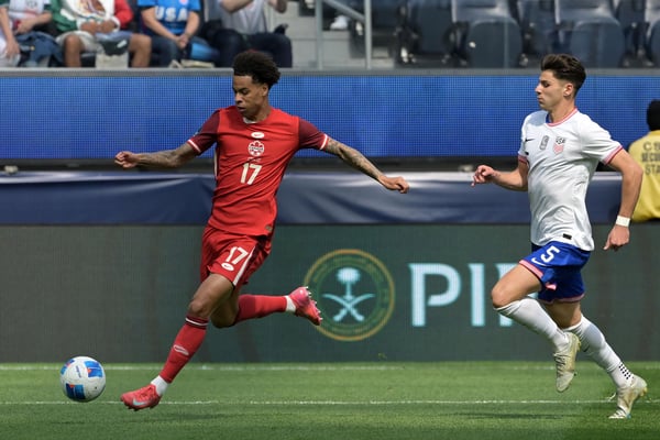 世界杯FIFA体育新闻：塔洪·布坎南（Tajon Buchanan）是加拿大右翼的首发球员。 / Jayne Kamin-Oncea-Imagn 图片