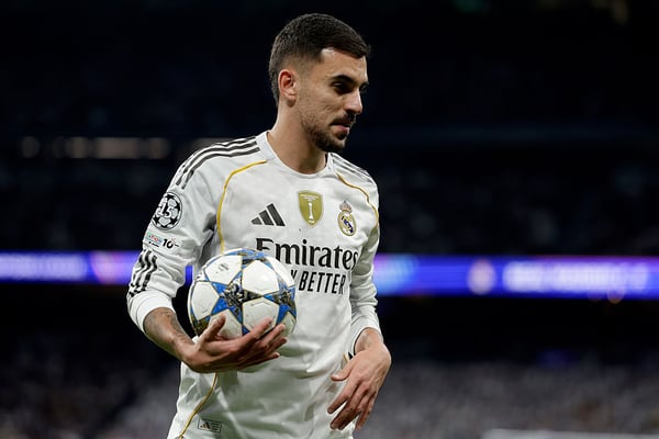 世界杯FIFA体育新闻：丹尼·塞瓦略斯的合同到2027年到期。/ Maria Gracia Jimenez/Soccrates/Getty Images