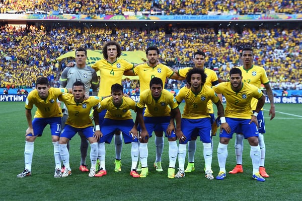 世界杯FIFA体育新闻：巴西队在圣保罗与克罗地亚队进行2014年国际足联世界杯A组比赛前的列队合影