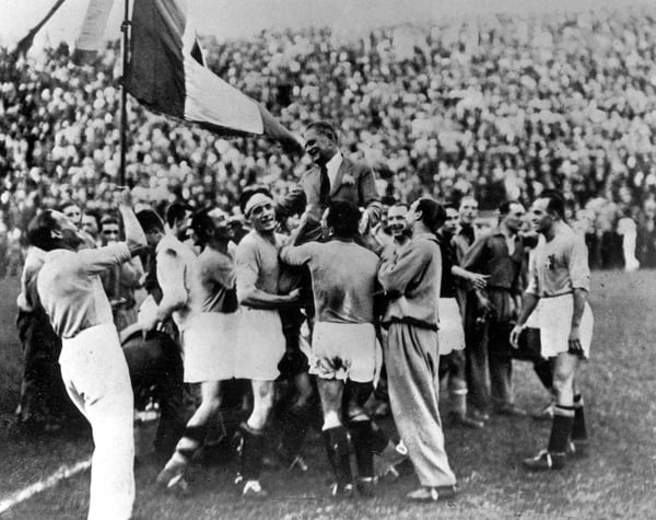 世界杯FIFA体育新闻：意大利庆祝赢得1934年国际足联世界杯