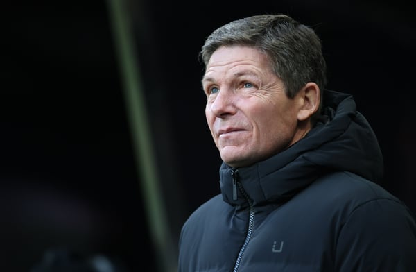 世界杯FIFA体育新闻：奥利弗·格拉斯纳在水晶宫的战术令人印象深刻。/迈克尔·德赖弗/MI新闻/NurPhoto/Getty Images