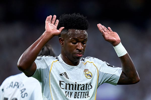 世界杯FIFA体育新闻：维尼修斯·儒尼奥尔尚未与皇家马德里续约。/ Diego Souto/Getty Images