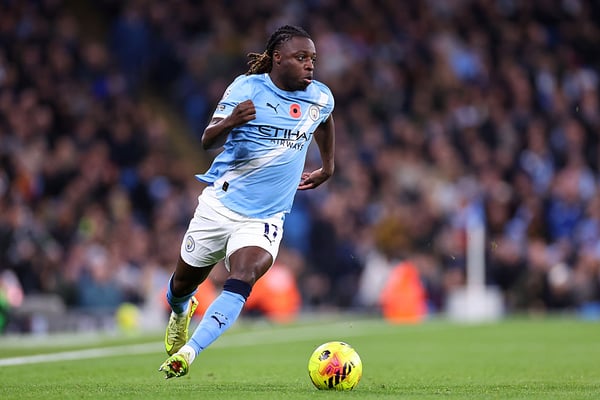 世界杯FIFA体育新闻：杰里米·多库有望重返首发阵容。/ Robbie Jay Barratt/AMA/Getty Images