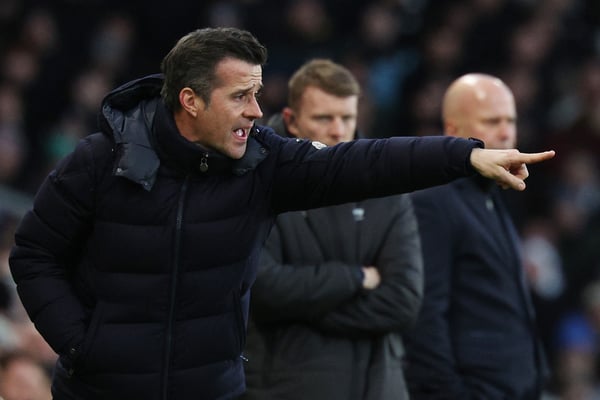 世界杯FIFA体育新闻：马尔科·席尔瓦很快指出了裁判判罚的争议。/ Adrian Dennis/AFP/Getty Images