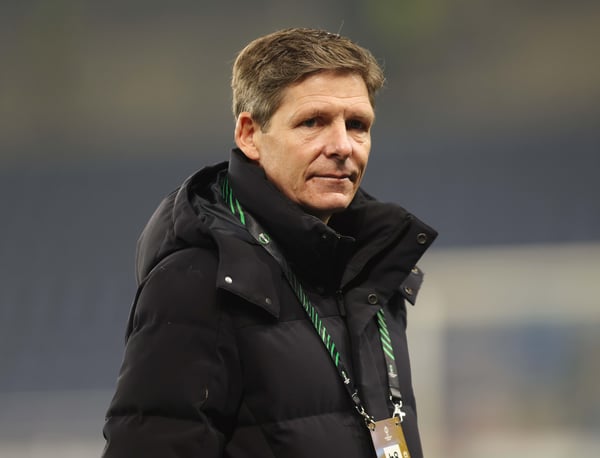 世界杯FIFA体育新闻：奥利弗·格拉斯纳运用3-4-2-1阵型取得了诸多成功。/ Crystal Pix/MB Media/Getty Images