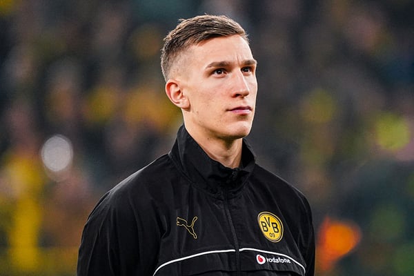 世界杯FIFA体育新闻:多特蒙德的后卫球员早已进入皇马的引援名单。/ Gabriel Calvino Alonso/BSR Agency/Getty Images