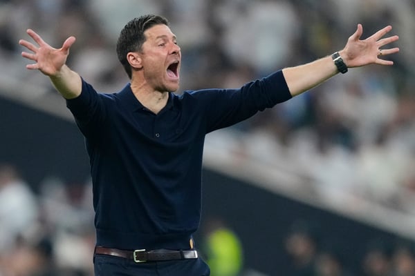 世界杯FIFA体育新闻:哈维·阿隆索对迭戈·西蒙尼并不满意。/ Jose Breton/Pics Action/NurPhoto/Getty Images