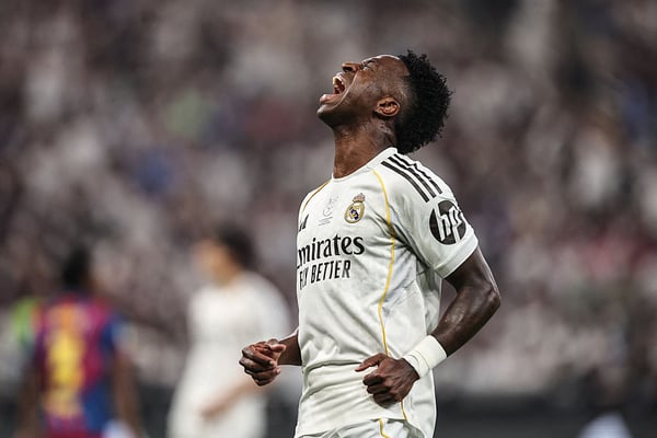 世界杯FIFA体育新闻：维尼修斯·儒尼奥尔在周日的比赛中打破了长达16场比赛的进球荒。/ Fadel Senna/AFP/Getty Images