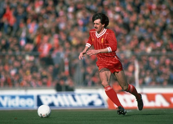 世界杯FIFA体育新闻：一位杰出的后卫。/ 大卫·坎农 / Allsport