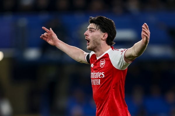 世界杯FIFA体育新闻：德克兰·赖斯似乎对阿森纳的一位教练提出了异议。/ Robin Jones/Getty Images