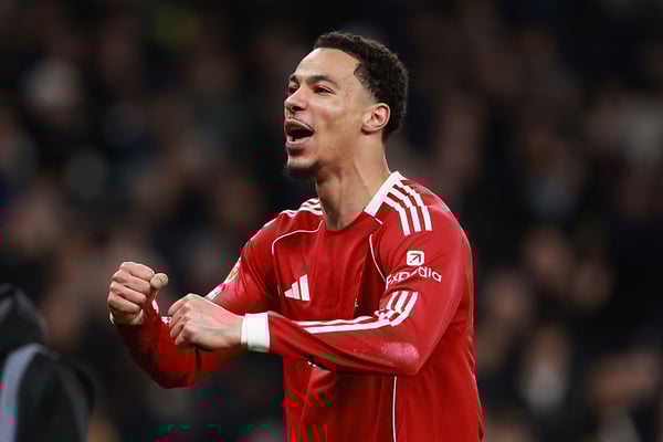 世界杯FIFA体育新闻：雨果·埃基蒂克有望在主场对阵伯恩利的比赛中取得进球。/ Marc Atkins/Getty Images