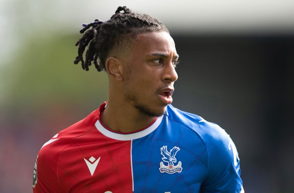 世界杯FIFA体育新闻：奥利塞在水晶宫队崭露头角。/ Visionhaus/Getty Images