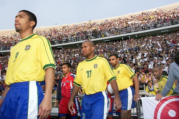 世界杯FIFA体育新闻：泽·罗伯托的巅峰时期并非在皇家马德里度过。/ Emmanuel Dunand/AFP/Getty Images