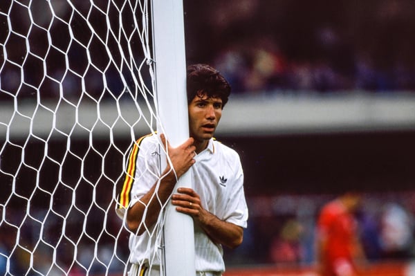 世界杯FIFA体育新闻：比利时球员恩佐·西福在1990年意大利世界杯上