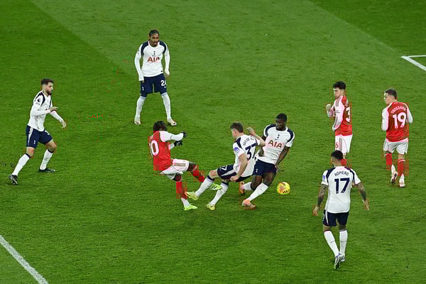 世界杯FIFA体育新闻：埃贝雷奇·埃泽在赛季首场北伦敦德比中上演帽子戏法。/ Alex Burstow/阿森纳足球俱乐部/Getty Images