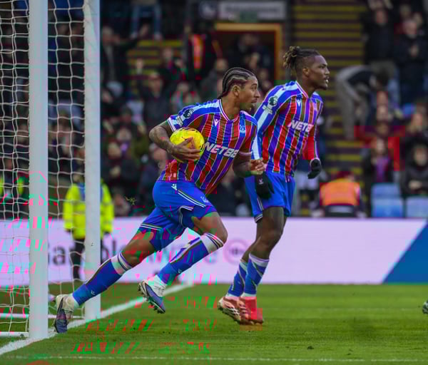 世界杯FIFA体育新闻:克里斯·理查兹进球,但水晶宫最终以1-3不敌切尔西。/ IMAGO/Focus Images