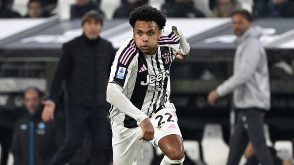 世界杯FIFA体育新闻:在卢西亚诺·斯帕莱蒂的执教下,韦斯顿·麦肯尼状态回勇,成为了一名多面手。/菲利波·阿尔费罗/尤文图斯足球俱乐部/盖蒂图片社