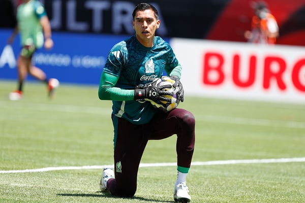 世界杯FIFA体育新闻：劳尔·兰赫尔看起来很有可能成为墨西哥队世界杯的首发门将。/ 克里斯·加德纳/盖蒂图片社