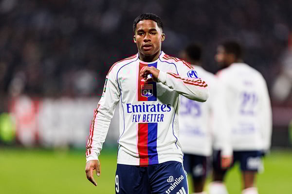 世界杯FIFA体育新闻:恩德里克在里昂的前三场比赛中攻入四球。/ Sathire Kelpa/Eurasia Sport Images/Getty Images