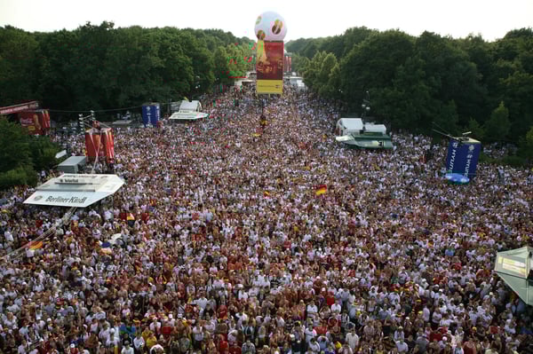 世界杯FIFA体育新闻：2006年德国世界杯期间的柏林球迷节