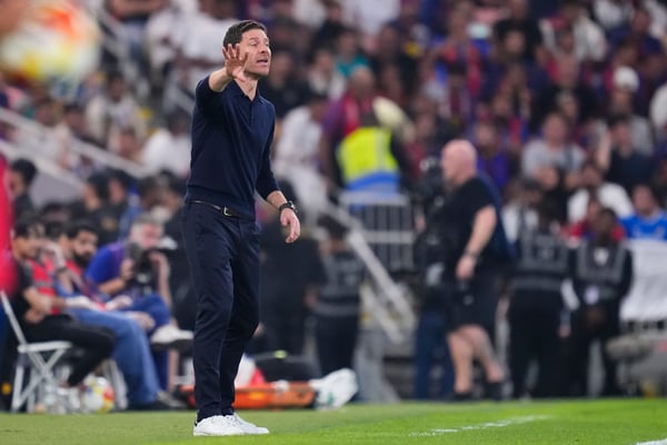 世界杯FIFA体育新闻：哈维·阿隆索始终未能充分发挥马斯坦图诺的最佳状态。/ Jose Breton/Pics Action/NurPhoto/Getty Images