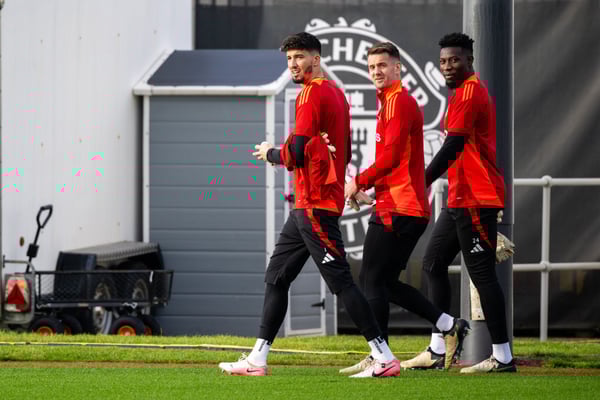 世界杯FIFA体育新闻：安德烈·奥纳纳仍与曼联有合同在身。/ Ash Donelon/曼联/Getty Images