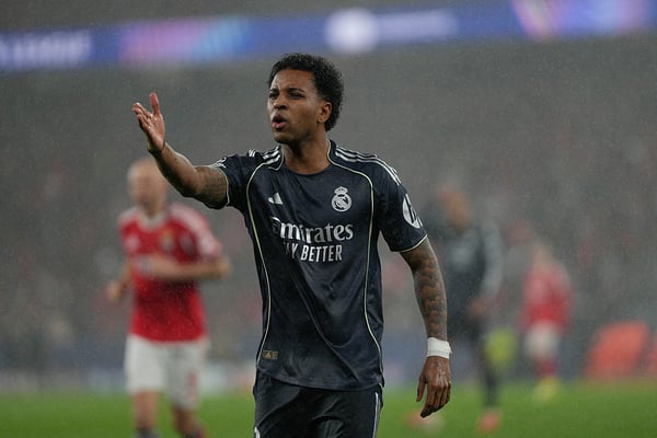 世界杯FIFA体育新闻:罗德里戈必须面对红牌的后果。 / Bruno de Carvalho/SOPA Images/LightRocket/Getty Images