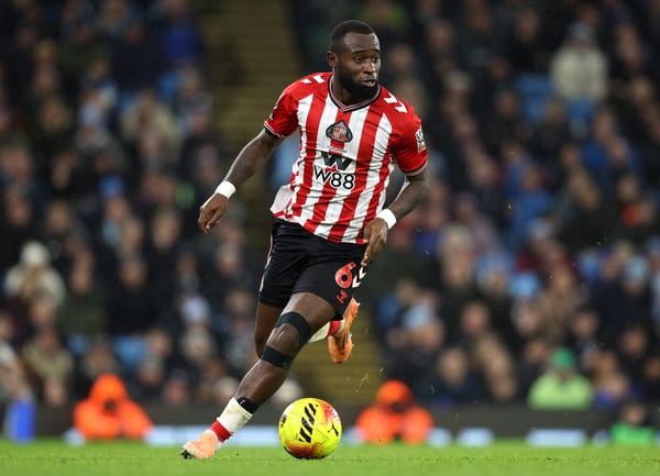 世界杯FIFA体育新闻：Lutsharel Geertruida 非常了解 Arne Slot。 /尼尔·辛普森/Sportsphoto/Allstar/Getty Images