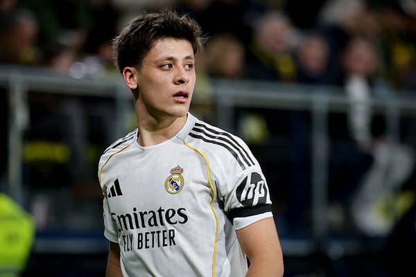 世界杯FIFA体育新闻：阿尔达·居勒在皇家马德里首发阵容中的位置仍然不明朗。/ Jose Miguel Fernandez/NurPhoto/Getty Images