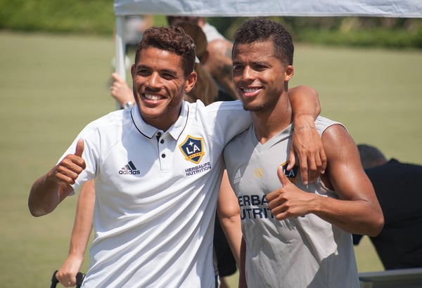 世界杯FIFA体育新闻:2017 年 7 月 28 日 - 美国加利福尼亚州卡森 - 乔瓦尼·多斯桑托斯 (Giovani dos Santos) 在 L.