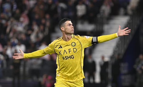 世界杯FIFA体育新闻：克里斯蒂亚诺·罗纳尔多落选了阿尔纳斯尔的最新一期球队名单。/ Mohammed Saad/Anadolu/Getty Images