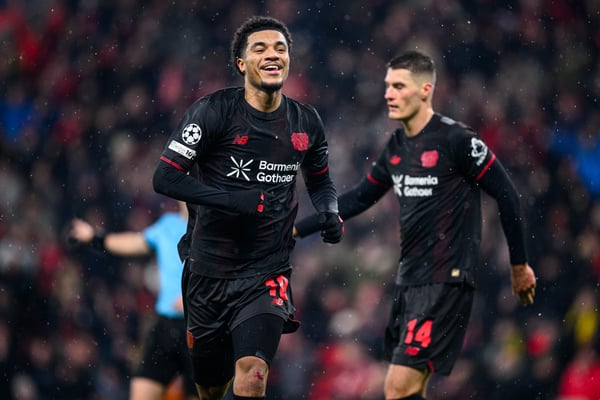 世界杯FIFA体育新闻：马利克·蒂尔曼迎来了职业生涯最佳的一周之一，两场比赛攻入三球。/ Jörg Schüler/Bayer 04 Leverkusen/Getty Images