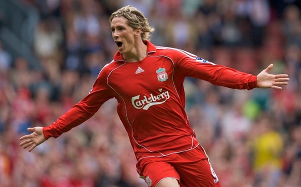 世界杯FIFA体育新闻：费尔南多·托雷斯加盟英超联赛后引起了轰动。/ X / 利物浦