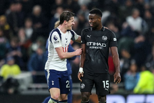 世界杯FIFA体育新闻：两名英格兰球员是英超联赛一月份转会窗口最昂贵的交易之一。/ Robin Jones/Getty Images