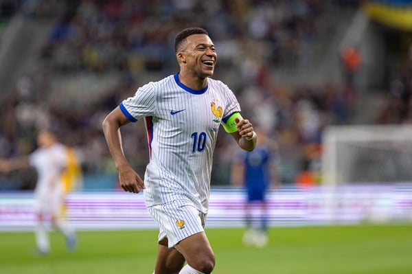 世界杯FIFA体育新闻：基利安·姆巴佩无疑是法国的超级巨星。/ IMAGO/Newspix