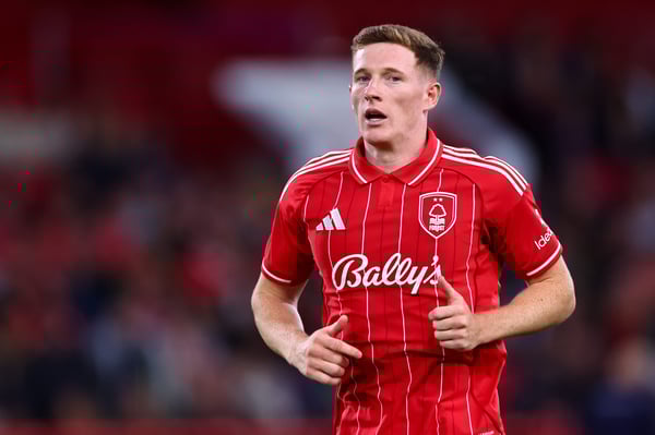 世界杯FIFA体育新闻：曼联正在关注埃利奥特·安德森。/ Robbie Jay Barratt/AMA/Getty Images