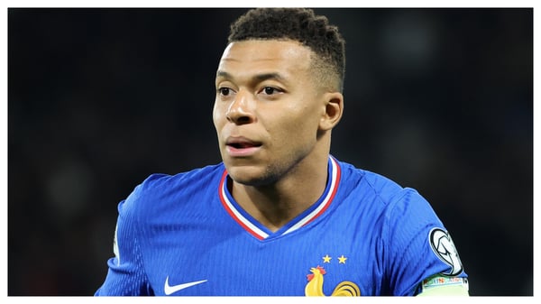 世界杯FIFA体育新闻：基利安·姆巴佩受到了他的经纪人迪迪埃·德尚的赞扬 / Xavier Laine/Getty Images