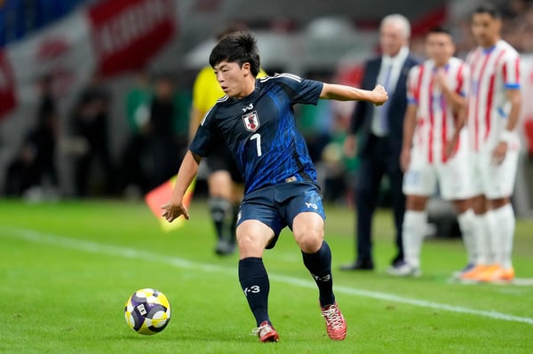 世界杯FIFA体育新闻：相马勇树代表日本队对阵巴拉圭队