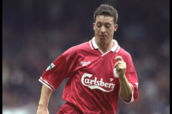 世界杯FIFA体育新闻：罗比·福勒被利物浦球迷昵称为“上帝”。/迈克尔·库珀/盖蒂图片社